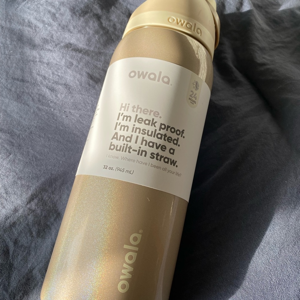 Owala 32oz Special Edition “Holiday Magic” Free sip insulated water bottle